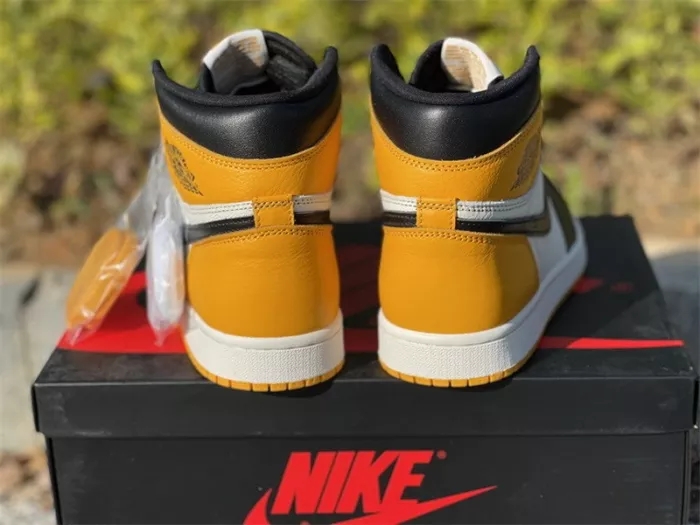 Authentic Air Jordan 1 Yellow Toe(restock)