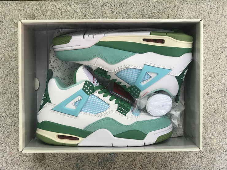 Authentic Air Jordan 4 PE SB