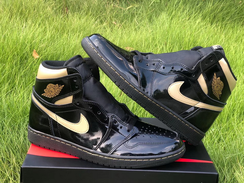 Authentic Air Jordan 1 High “Black Metallic Gold”