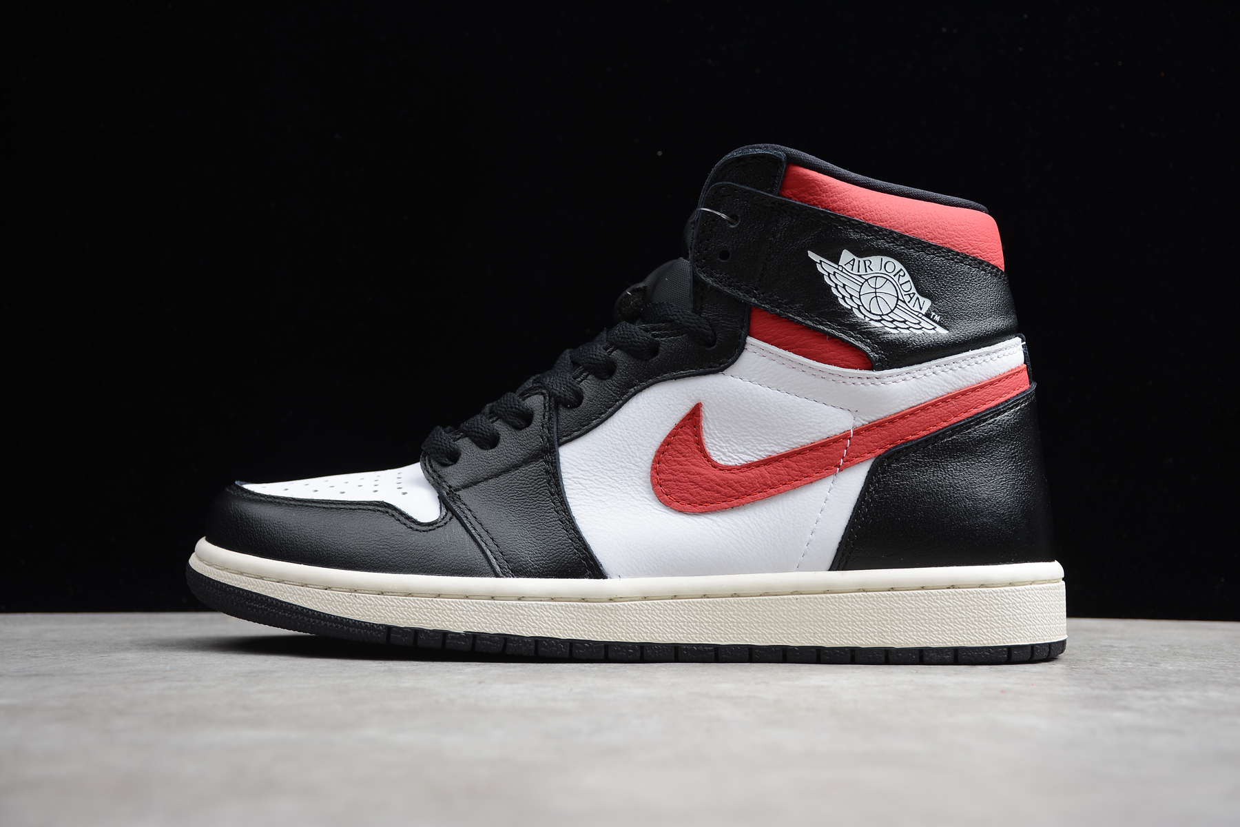 Authentic Air Jordan 1 Retro High Black Gym Red