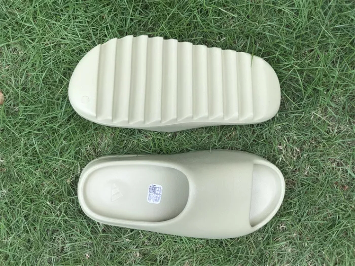 Yeezy Slides Resin FZ5904