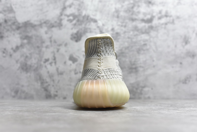 Authentic Yeezy 350 V2“Lundmarks” (full reflective)