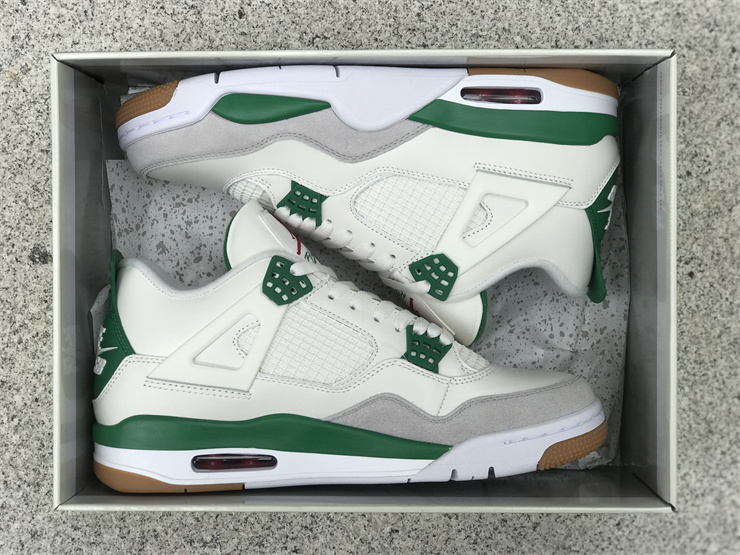 Authentic Nike SB x Air Jordan 4 “Pine Green”