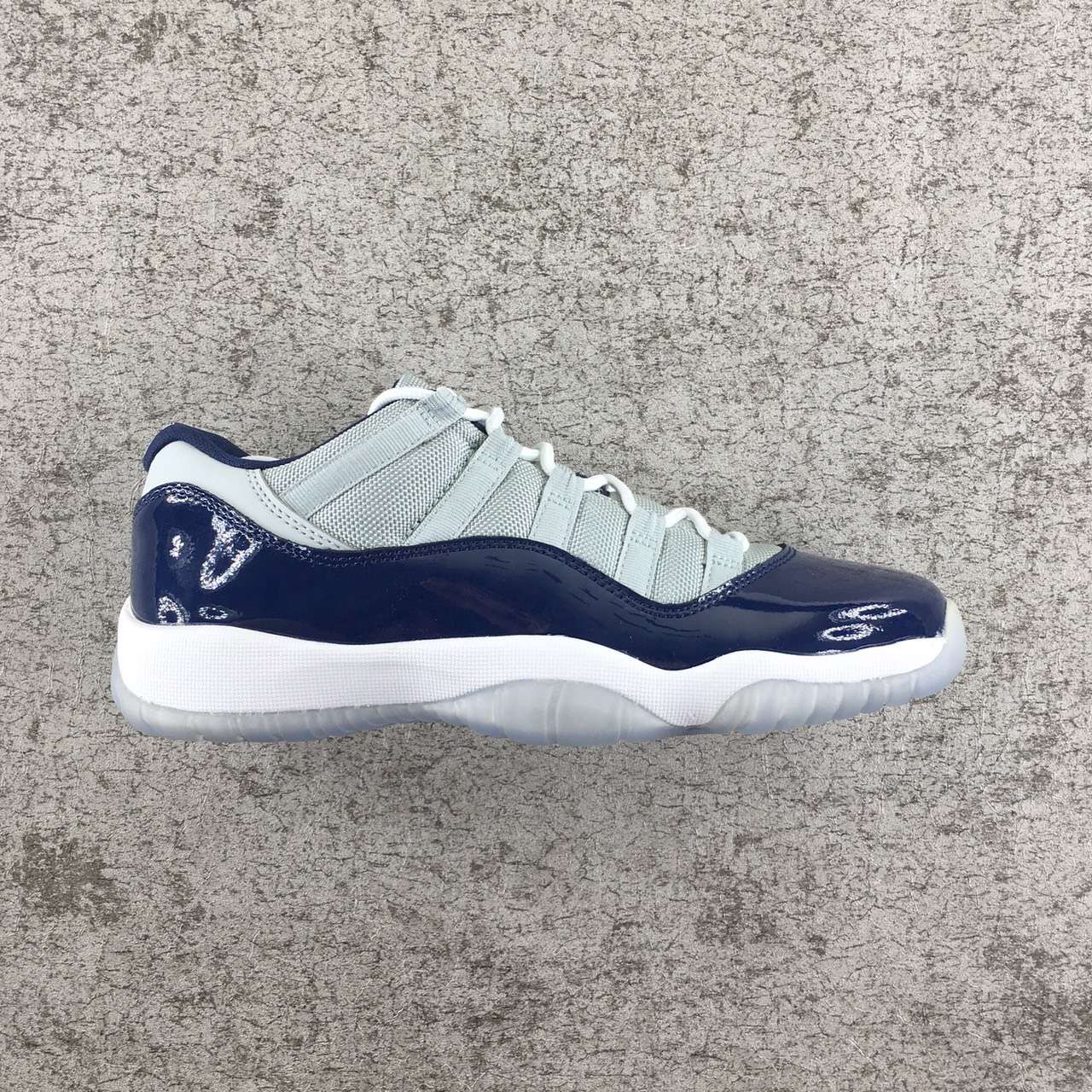 Authentic Air Jordan 11 GS Low Georgetown