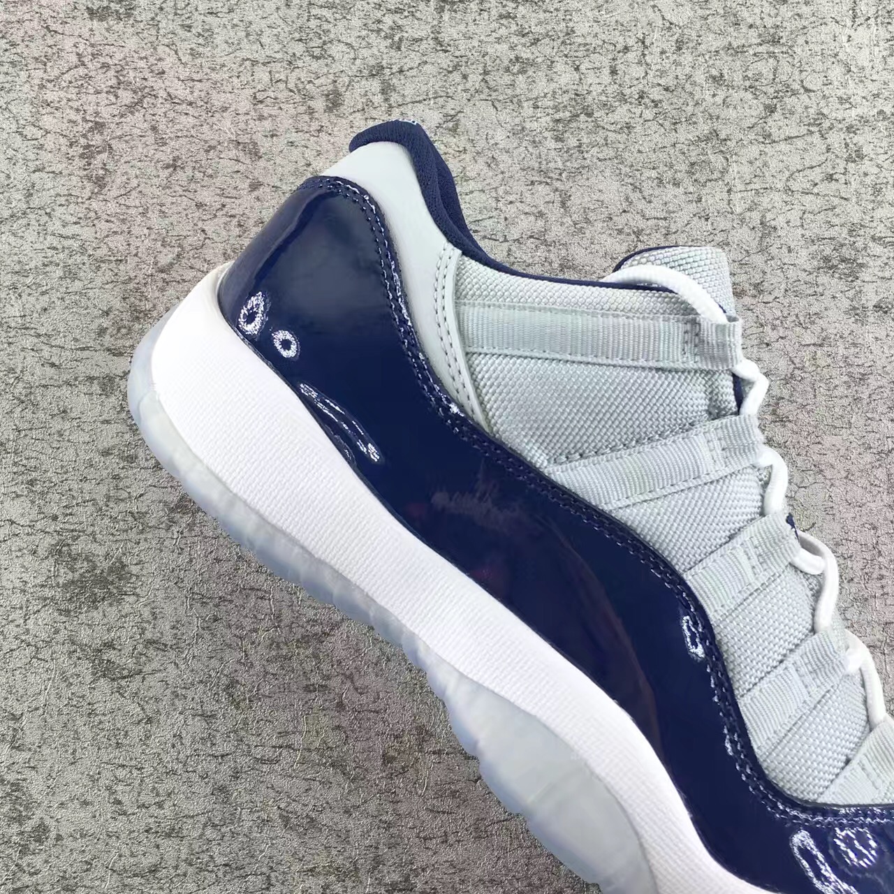 Authentic Air Jordan 11 GS Low Georgetown