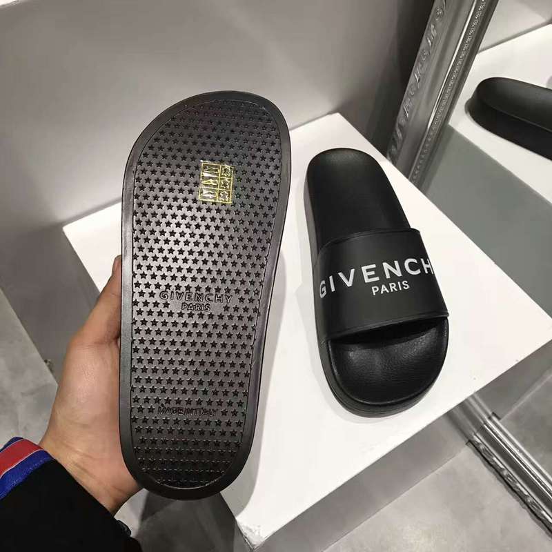 Givenchy women slippers AAA-001(35-40)