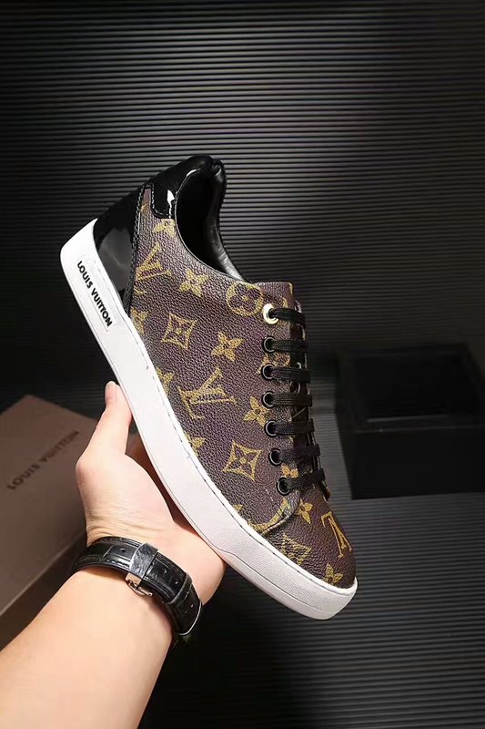 LV Men shoes 1:1 quality-124