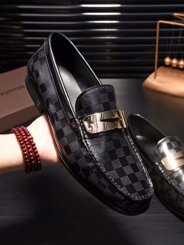 LV Men shoes 1:1 quality-136