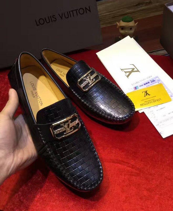 LV Men shoes 1:1 quality-161