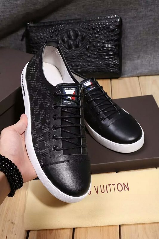 LV Men shoes 1:1 quality-301