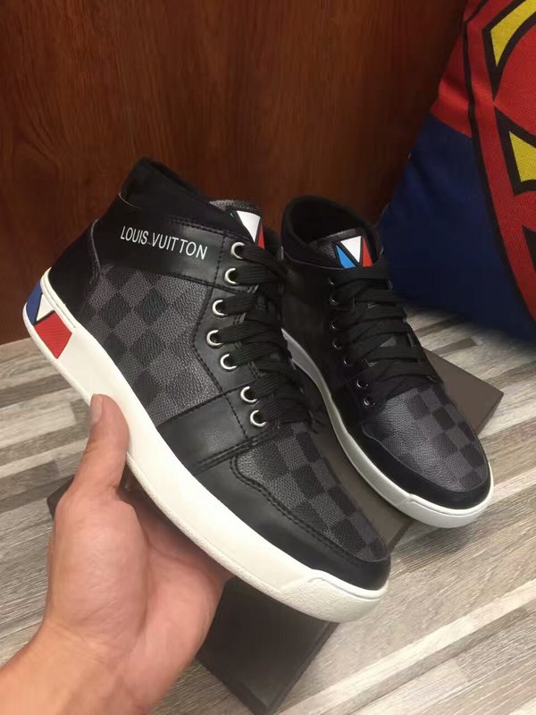 LV Men shoes 1:1 quality-310