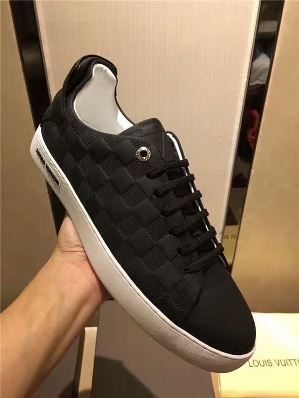 LV Men shoes 1:1 quality-365