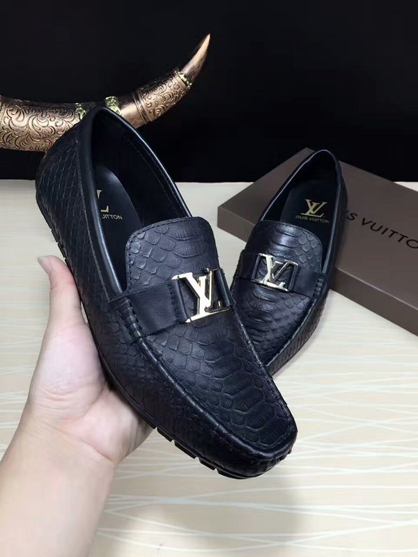 LV Men shoes 1:1 quality-451