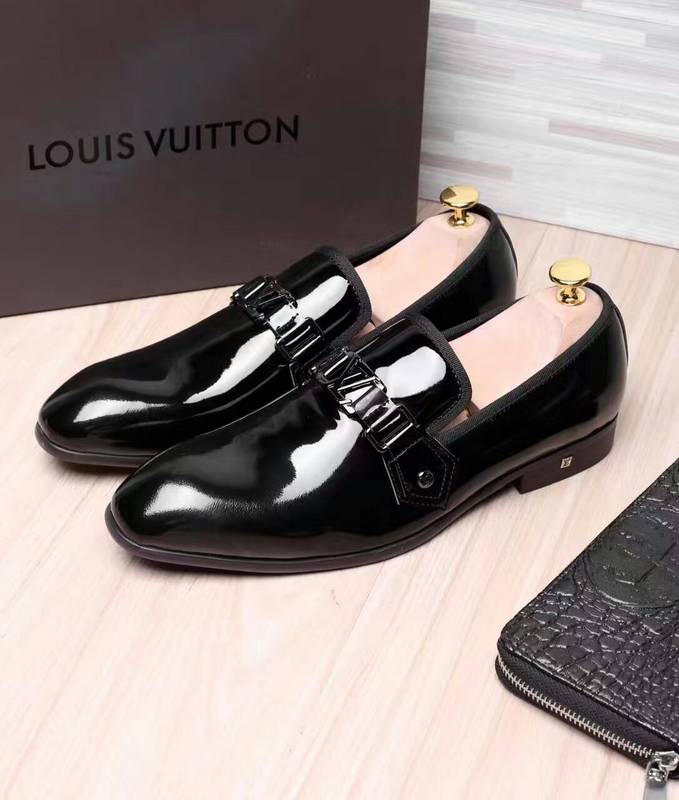 LV Men shoes 1:1 quality-499