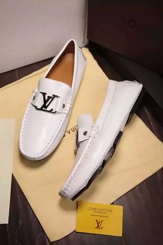 LV Men shoes 1:1 quality-520