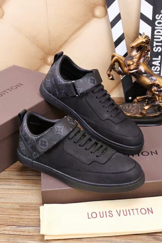 LV Men shoes 1:1 quality-536