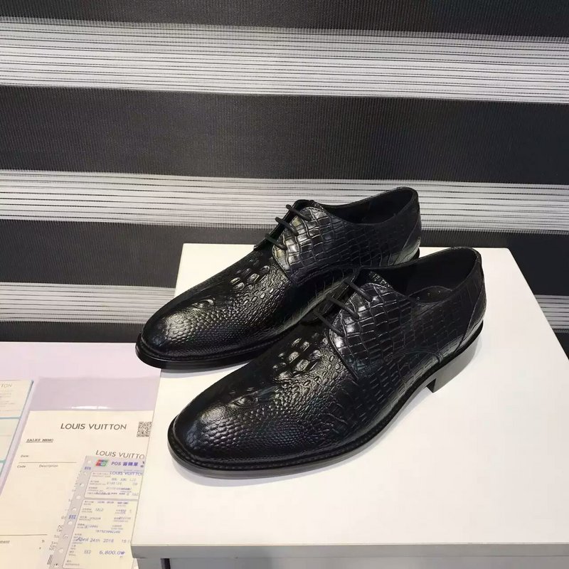 LV Men shoes 1:1 quality-555