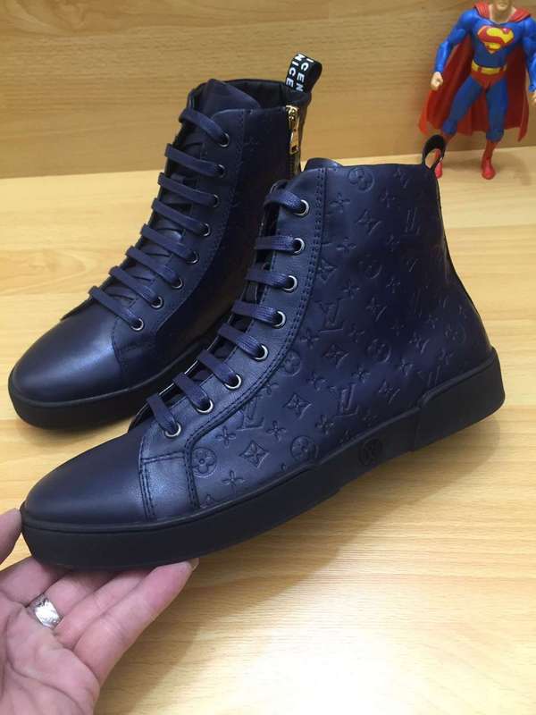 LV Men shoes 1:1 quality-561