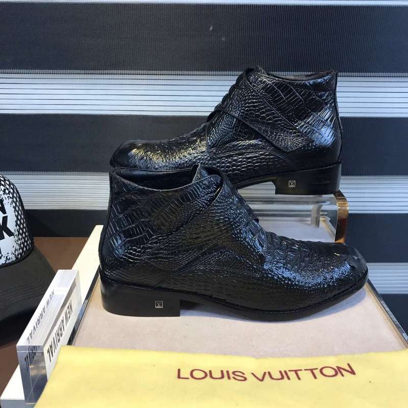 LV Men shoes 1:1 quality-576