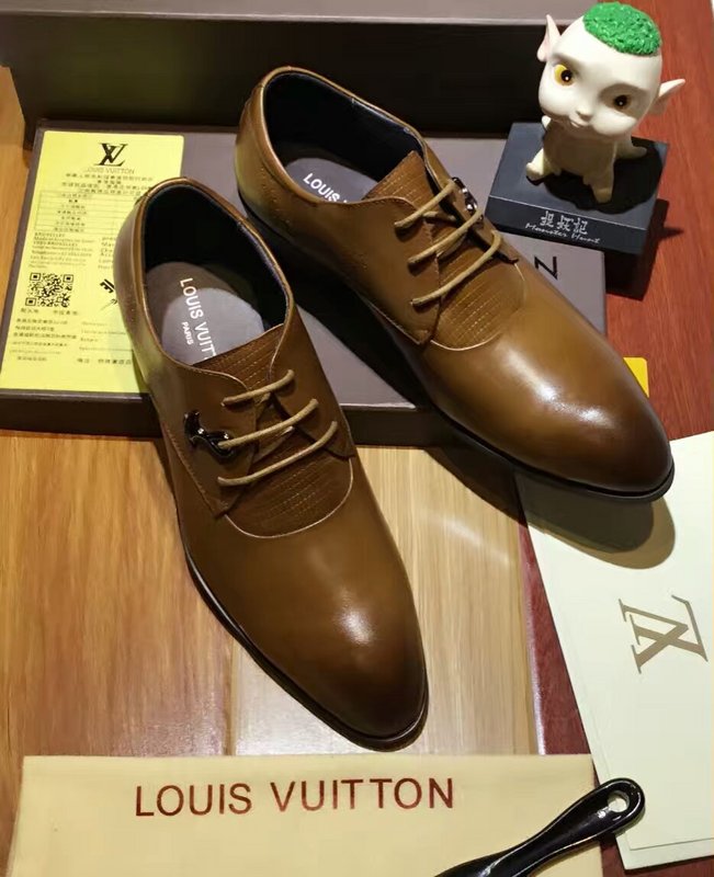 LV Men shoes 1:1 quality-585