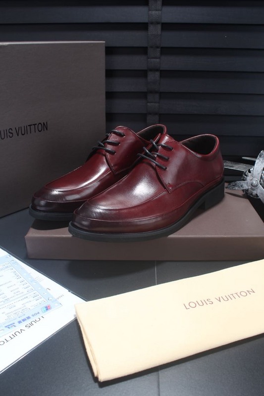 LV Men shoes 1:1 quality-589