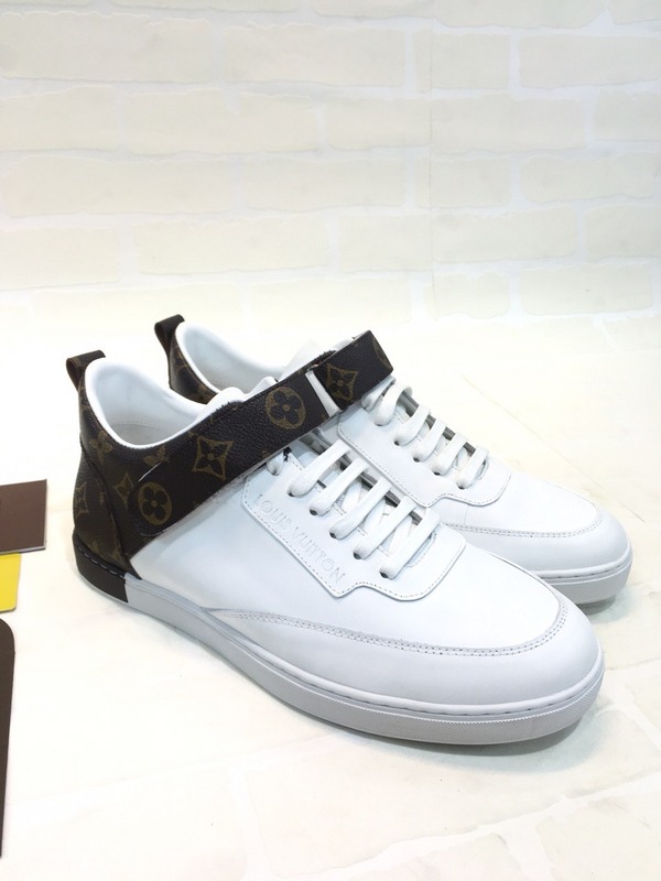 LV Men shoes 1:1 quality-591