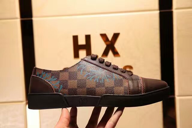 LV Men shoes 1:1 quality-615