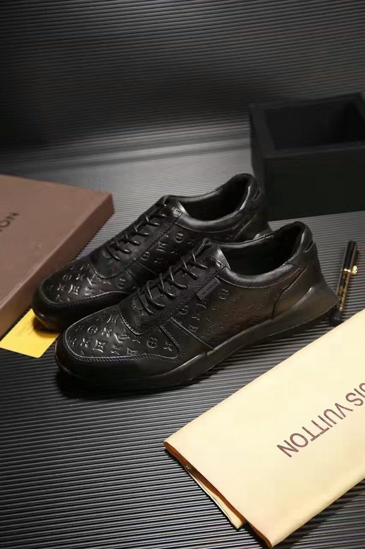 LV Men shoes 1:1 quality-620