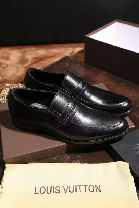 LV Men shoes 1:1 quality-643