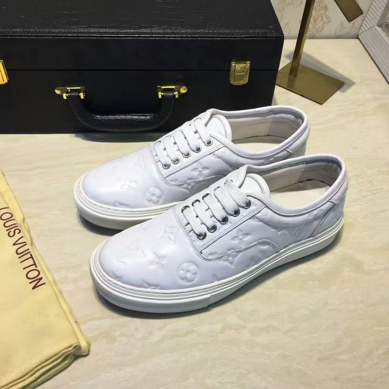 LV Men shoes 1:1 quality-690