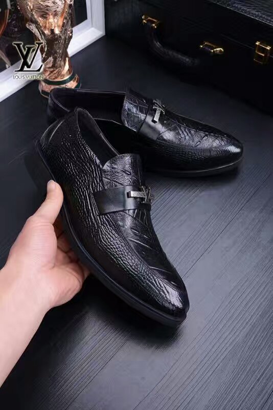 LV Men shoes 1:1 quality-704