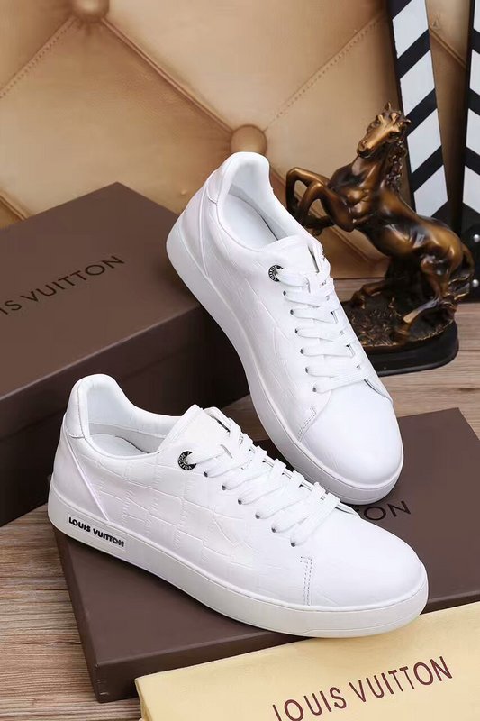 LV Men shoes 1:1 quality-725