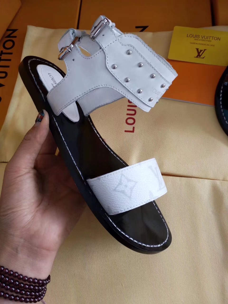 LV Sandals 1:1 Quality-015