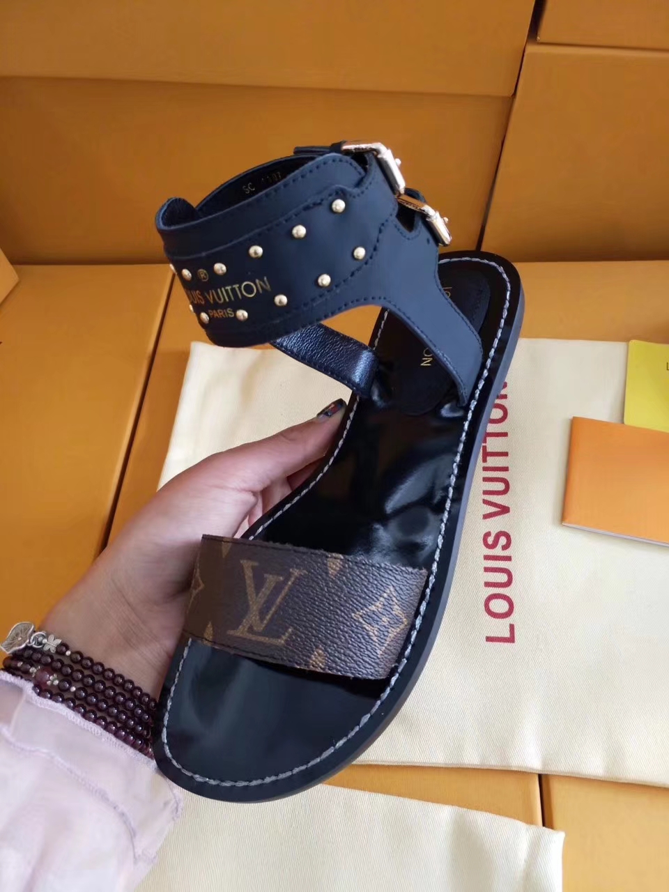 LV Sandals 1:1 Quality-016