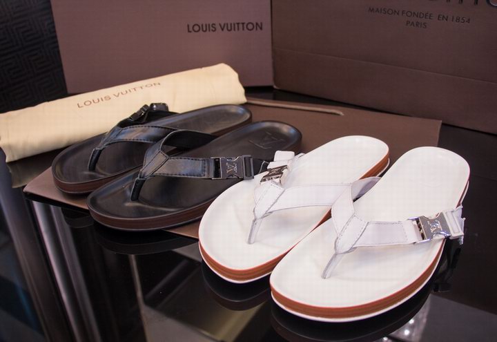 LV men slippers AAA-014