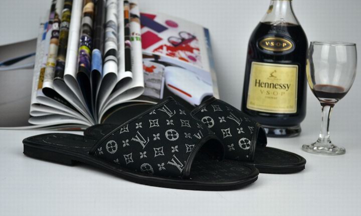 LV men slippers AAA-063