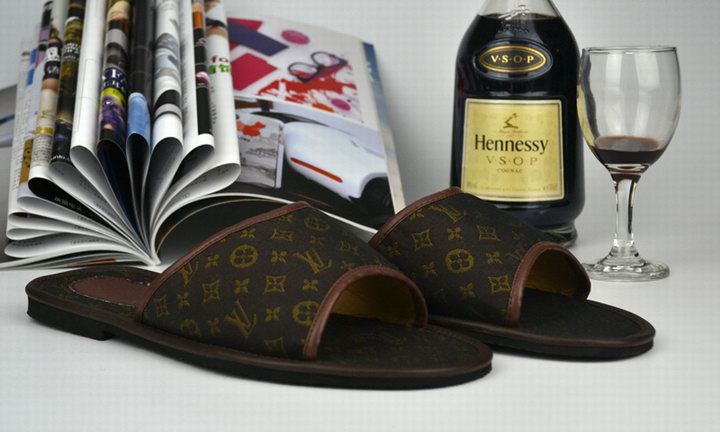 LV men slippers AAA-064