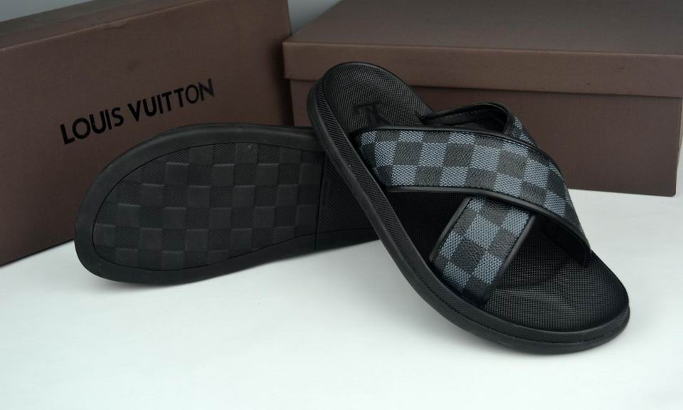 LV men slippers AAA-090(38-47)