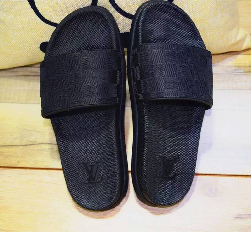 LV men slippers AAA-100