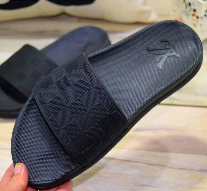 LV men slippers AAA-100