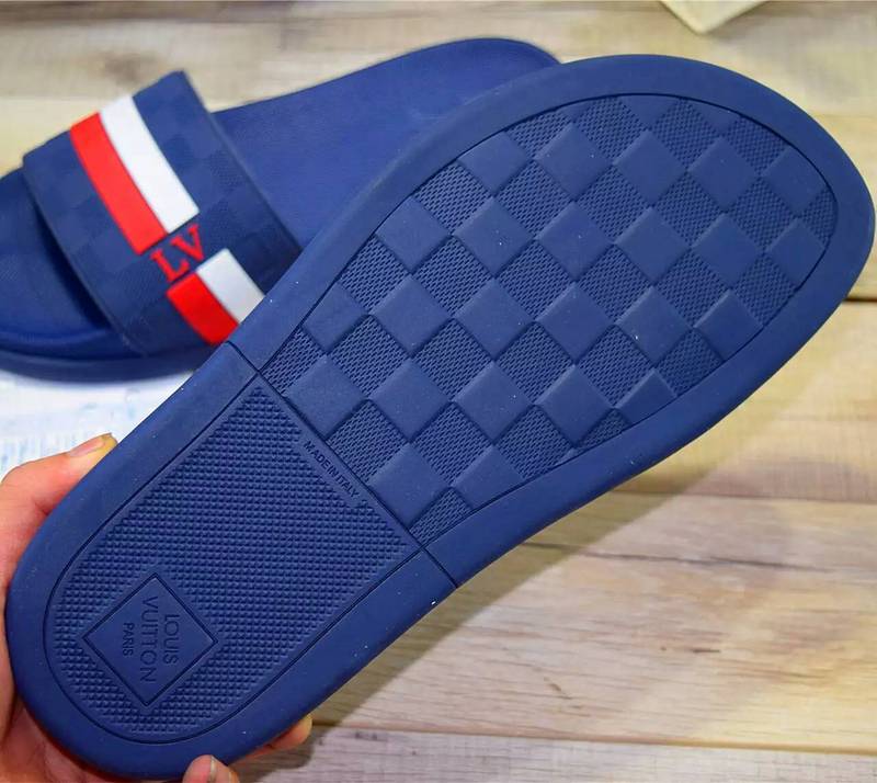 LV men slippers AAA-102