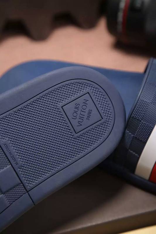 LV men slippers AAA-106