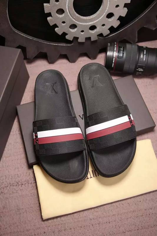 LV men slippers AAA-107