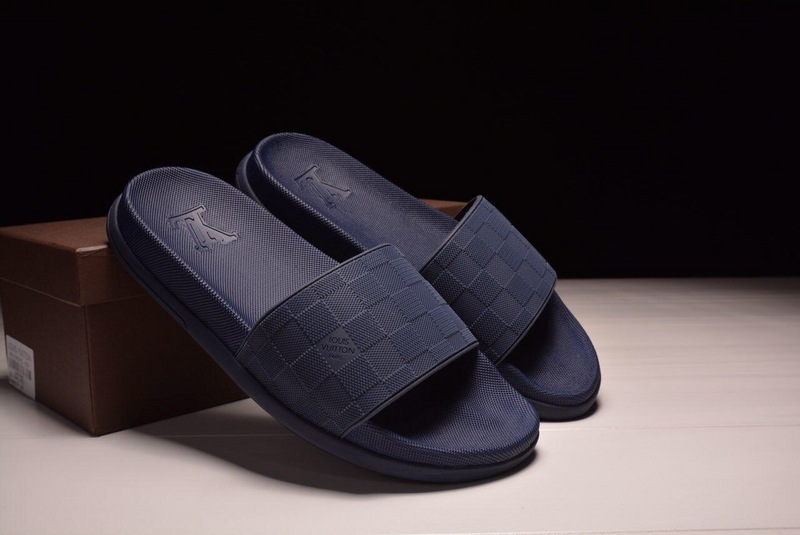 LV men slippers AAA-111