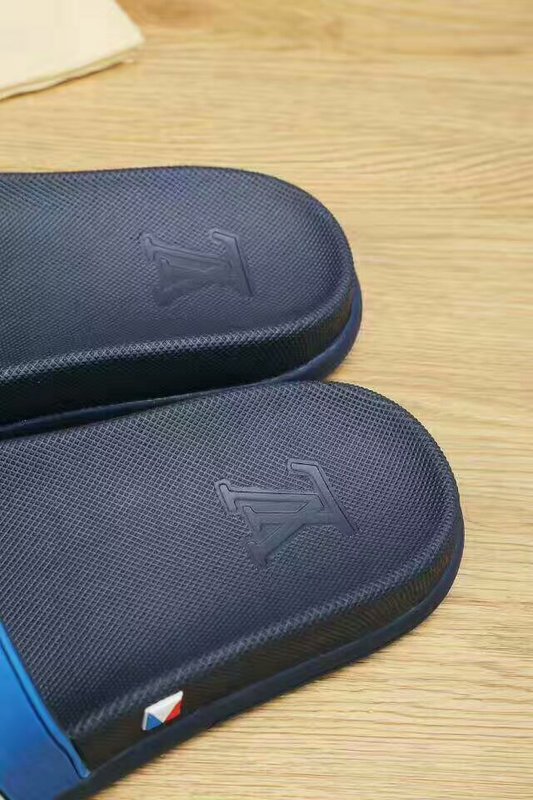 LV men slippers AAA-120(38-45)