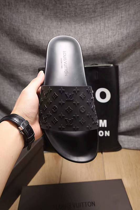 LV men slippers AAA-121(38-45)