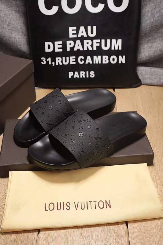 LV men slippers AAA-121(38-45)