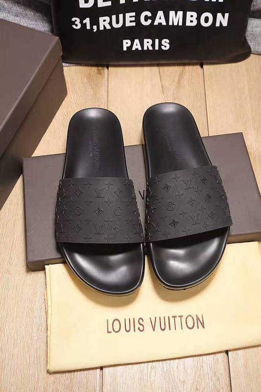 LV men slippers AAA-121(38-45)