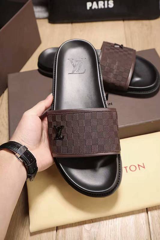 LV men slippers AAA-122(38-45)