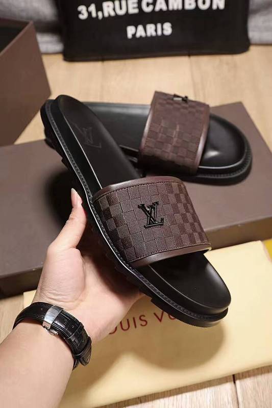 LV men slippers AAA-122(38-45)